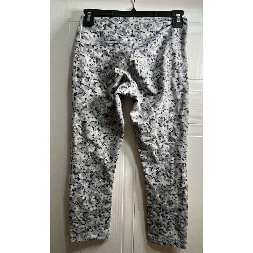 Women's Lululemon Capri Leggings Black, White‎ And Tan Camo Size 4